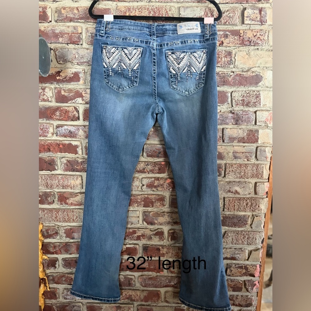 NOT FOR SALE
🤍 Grace in LA Bootcut Jeans | Size 31 | Embroidered Pockets